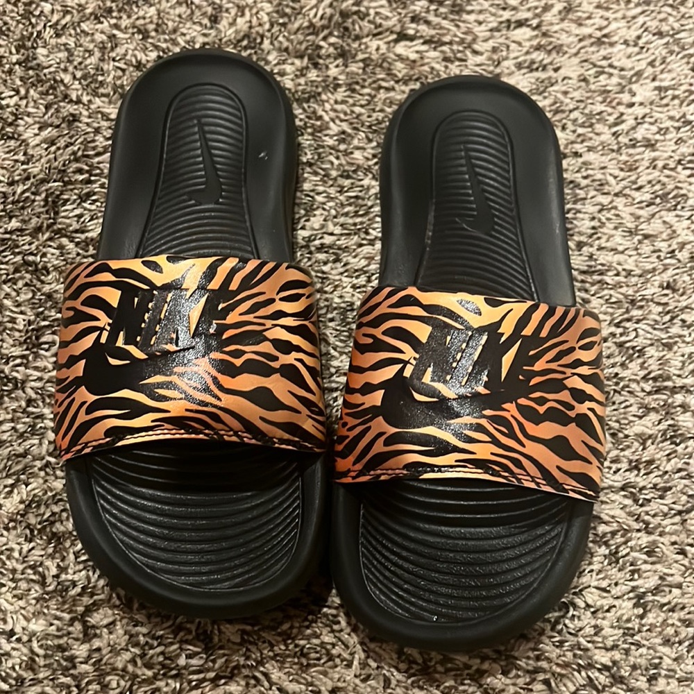 Nike slides